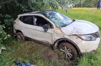 Два человека пострадали из-за неудачного обгона в Тверской области