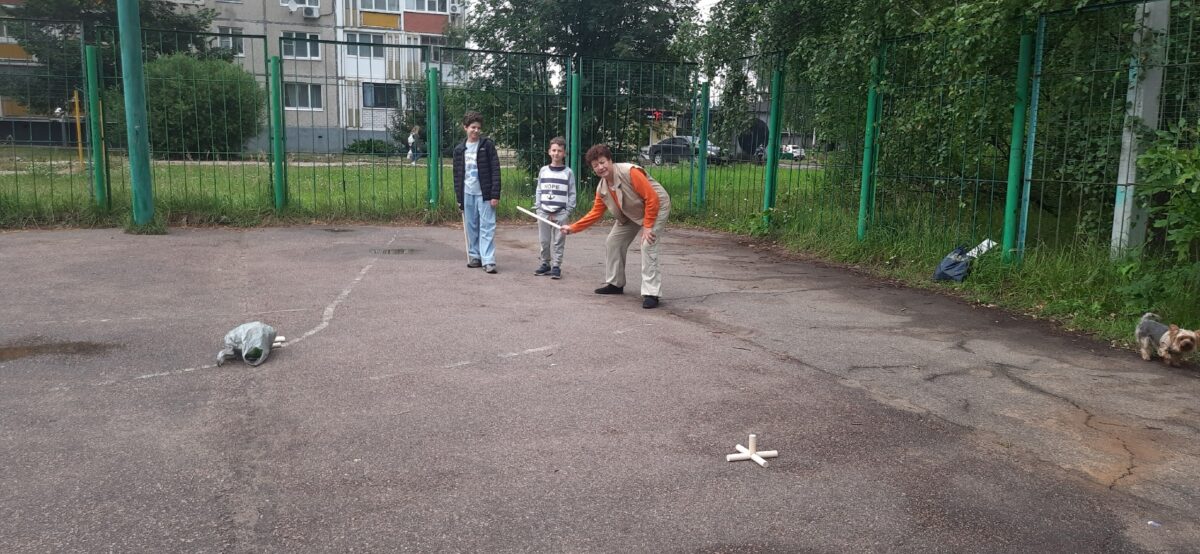 Семья в Тверской области возрождает русскую народную игру