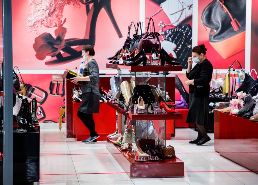 Житель Твери вспомнил былое и украл кроссовки