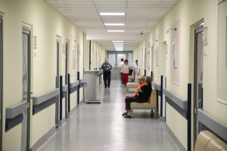 В Тверской области в ускоренном темпе строятся школы и больницы