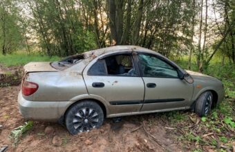 В Тверской области пострадали водитель и пассажир перевернувшегося "Ниссана" В Тверской области пострадали водитель и пассажир перевернувшегося "Ниссана"