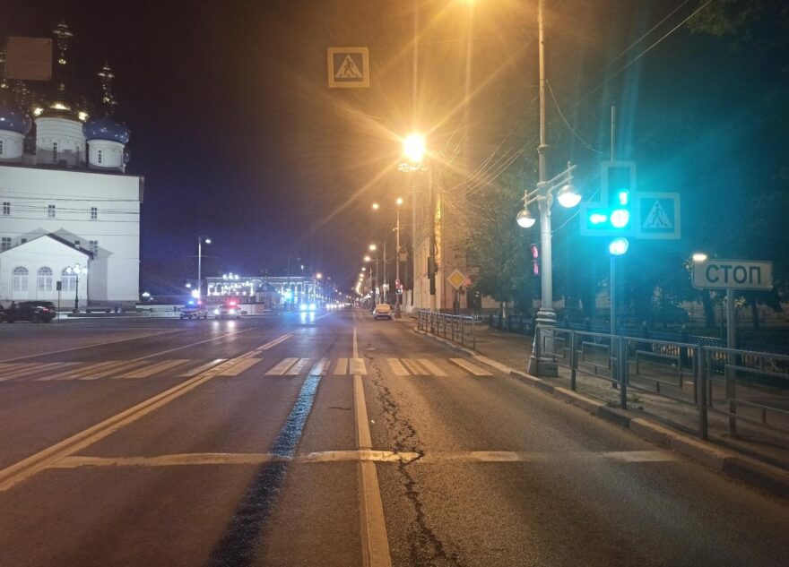Водитель отечественной легковушки сбил велосипедиста в центре Твери Водитель отечественной легковушки сбил велосипедиста в центре Твери