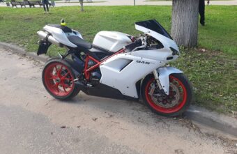 Ducati и Skoda столкнулись в Тверской области, есть пострадавший Ducati и Skoda столкнулись в Тверской области, есть пострадавший