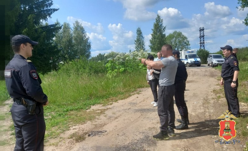 В Тверской области поймали браконьеров, отстреливающих лосей В Тверской области поймали браконьеров, отстреливающих лосей