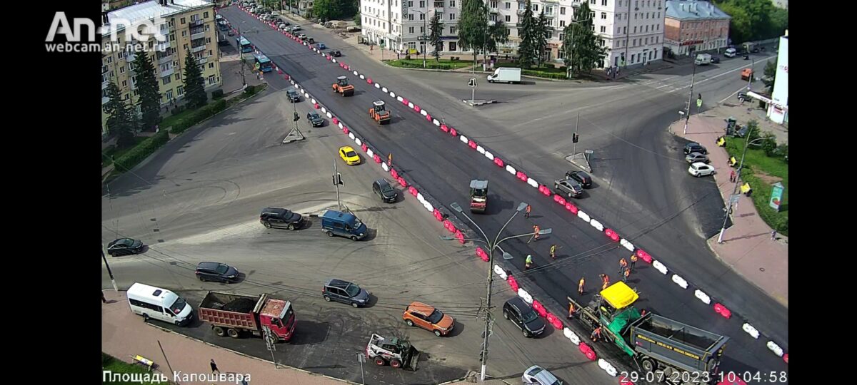 В Твери с ночи перекрыли площадь Капошвара