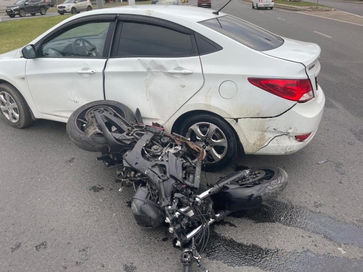 Мотоциклист пострадал в столкновении с "Хёндаем" в Твери