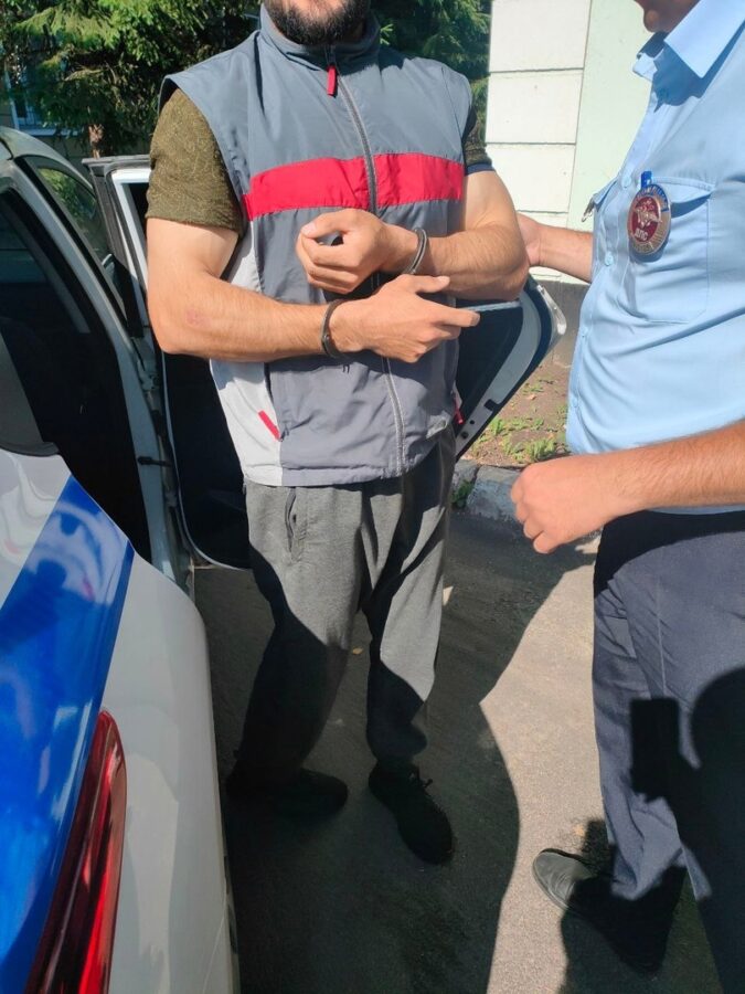 В Твери пассажир «Лады» оказался подозреваемым в растлении и дезертирстве