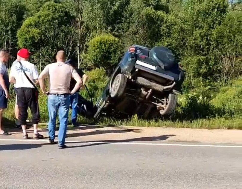 В Твери пьяный водитель съехал в кювет