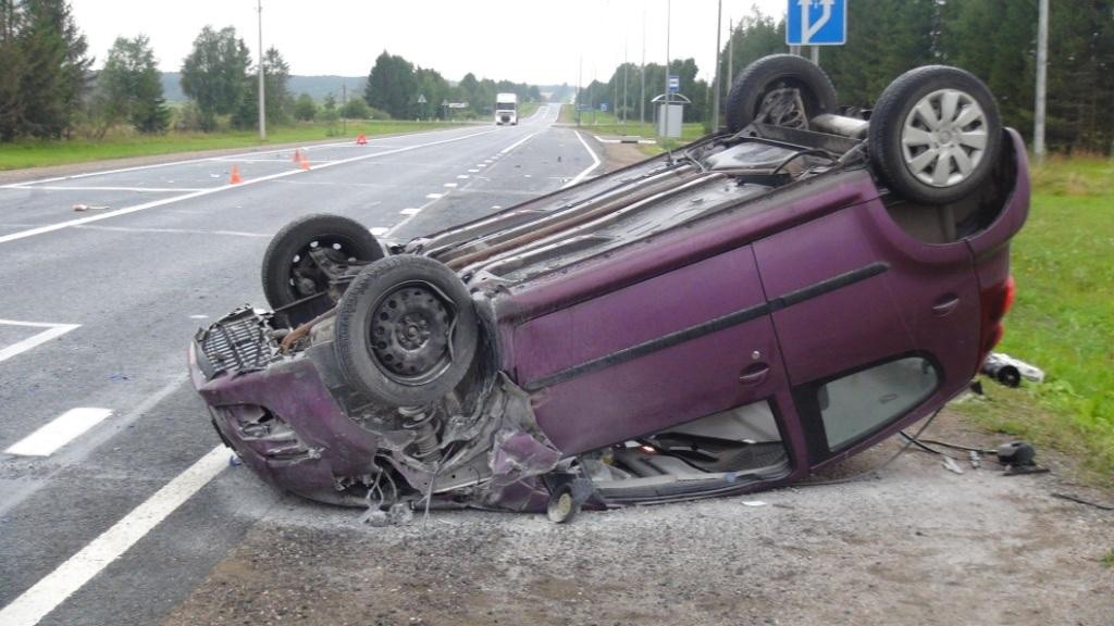 В Тверской области пострадал несовершеннолетний пассажир перевернувшегося "Матиза" В Тверской области пострадал несовершеннолетний пассажир перевернувшегося "Матиза"