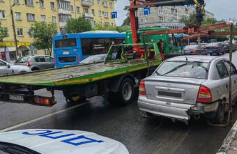В Твери задержали подростка на незарегистрированной иномарке В Твери задержали подростка на незарегистрированной иномарке