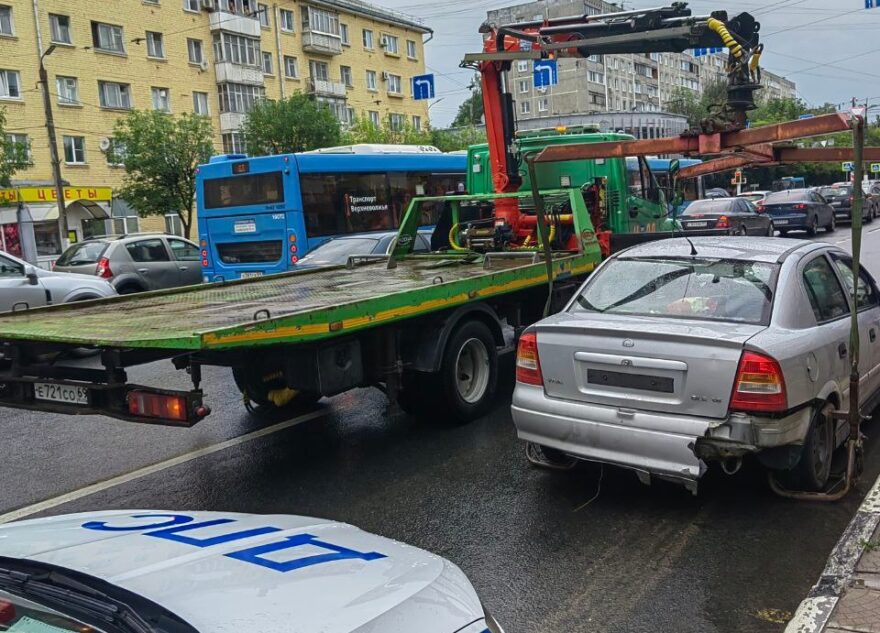 В Твери задержали подростка на незарегистрированной иномарке В Твери задержали подростка на незарегистрированной иномарке
