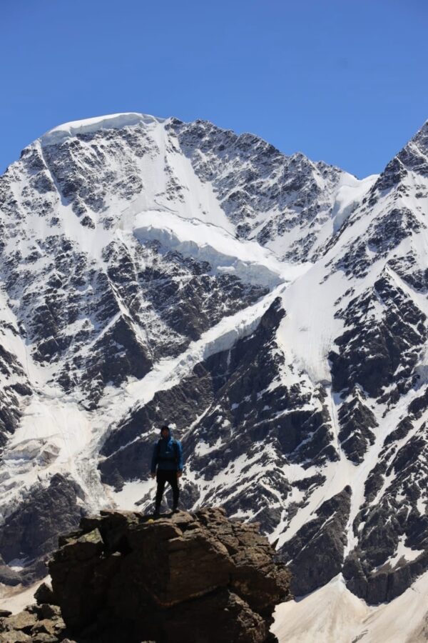 На вершине Эльбруса подняли флаг Дома культуры из Тверской области