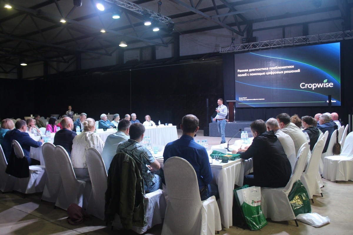 День поля объединил ученых, технологов и машиностроителей в Тверской области