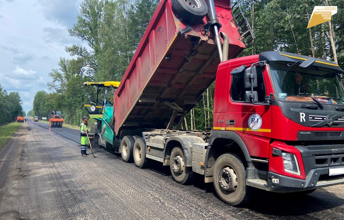 С селе Медное Калининского округа ремонтируют дорогу