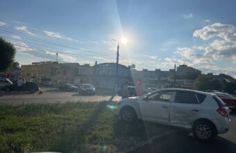 В Твери водитель устроил ДТП и получил серьезные травмы В Твери водитель устроил ДТП и получил серьезные травмы