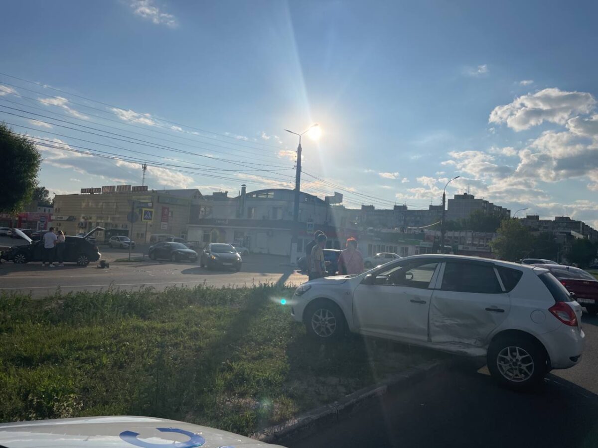 В Твери водитель устроил ДТП и получил серьезные травмы