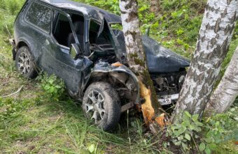 Водитель и пассажир "Нивы" попали в больницу после ДТП в Тверской области