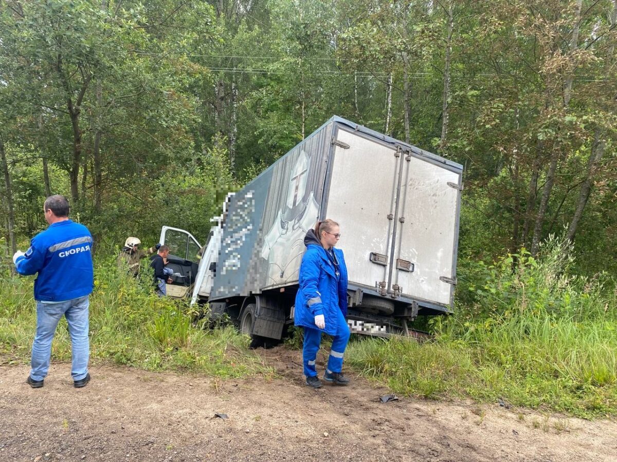 Один погиб, двое пострадали: ВАЗ и ГАЗель столкнулись в Тверской области |  ТОП Тверь новости