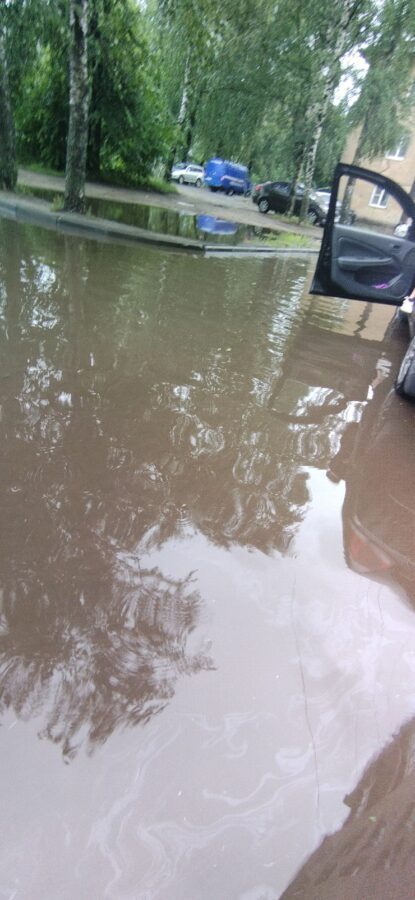 В одном из городов Тверской области затопило микрорайон