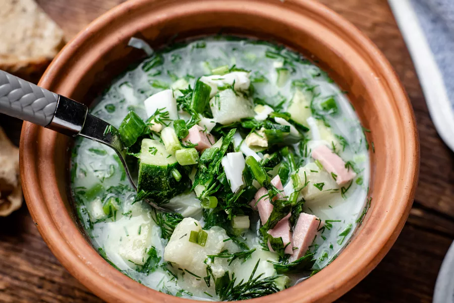 Диетолог рассказала об опасных продуктах в окрошке