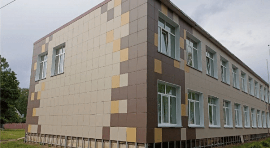 Игорь Руденя поручил наказать тех, кто сорвал сроки ремонта в тверской школе №17