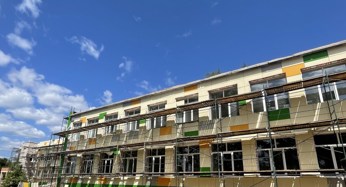 Игорь Руденя поручил наказать тех, кто сорвал сроки ремонта в тверской школе №17