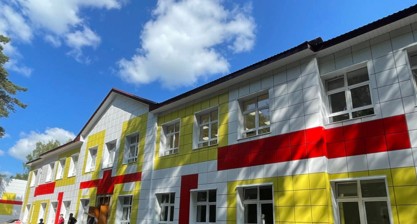 Игорь Руденя поручил наказать тех, кто сорвал сроки ремонта в тверской школе №17