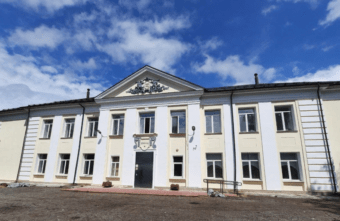 Игорь Руденя поручил наказать тех, кто сорвал сроки ремонта в тверской школе №17