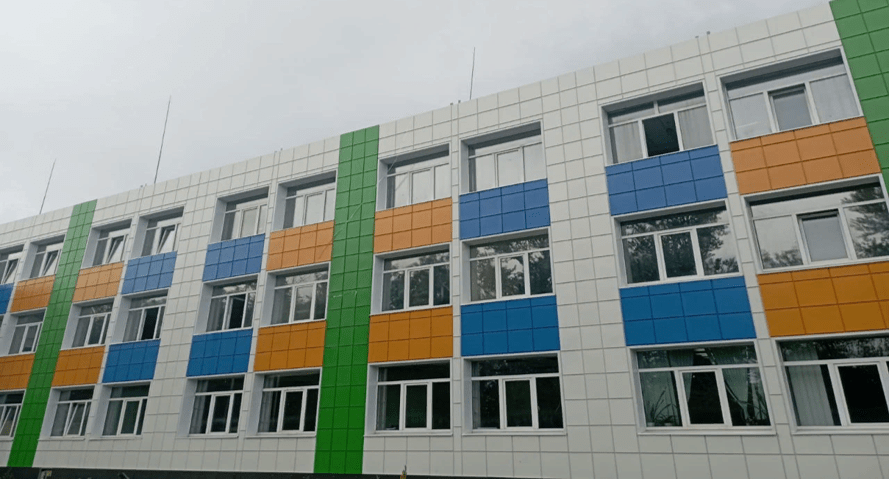 Игорь Руденя поручил наказать тех, кто сорвал сроки ремонта в тверской школе №17