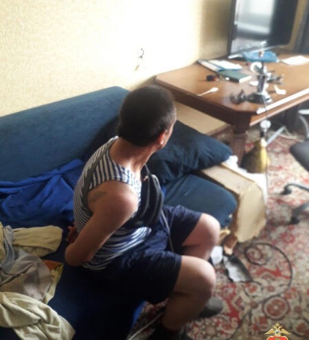 В Твери семейная пара сдавала квартиру за наркотики