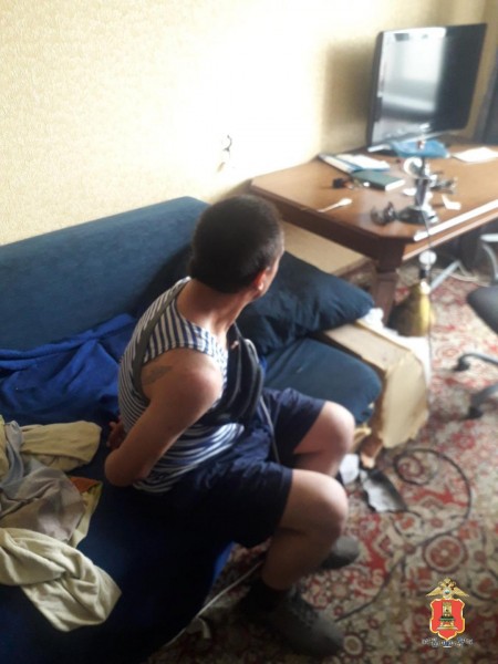 В Твери семейная пара сдавала квартиру за наркотики