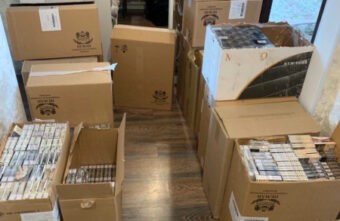 Житель Твери пытался продать поддельные сигареты и алкоголь