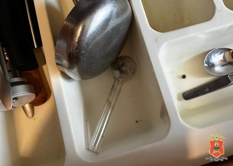 В Твери семейная пара сдавала квартиру за наркотики