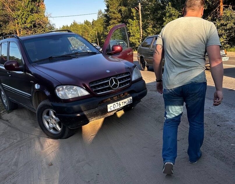 «Обочечник» пришёл в ярость в пробке под Тверью