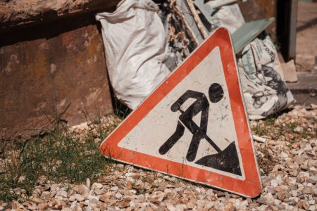 Из-за строительных работ в Твери на месяц перекроют улицу Из-за строительных работ в Твери на месяц перекроют улицу