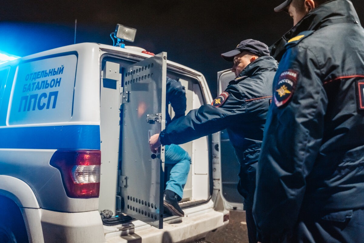 Жителя Тверской области осудят за дебош на городской площади Жителя Тверской области осудят за дебош на городской площади