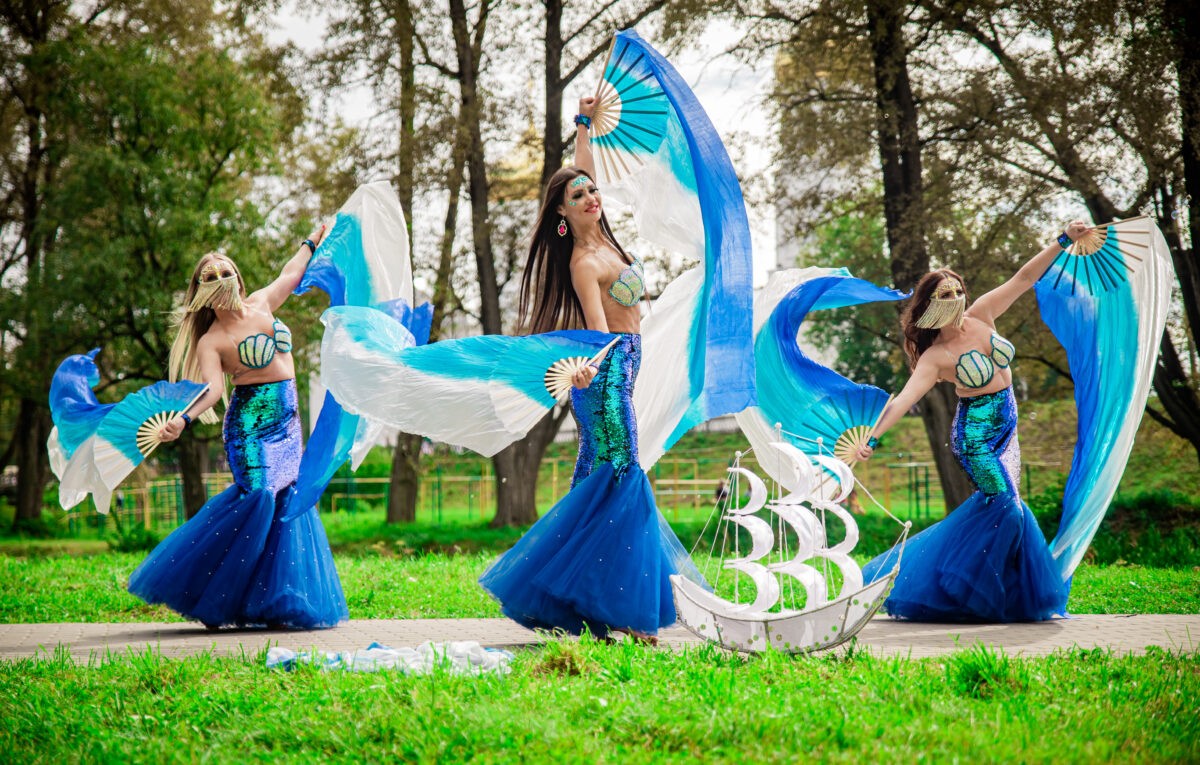 На набережной Вышнего Волочка появилась лодка с герба города