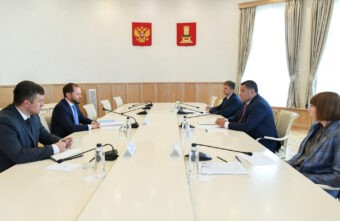 Губернатор Игорь Руденя провел встречу с заместителем руководителя Федеральной антимонопольной службы Виталием Королёвым