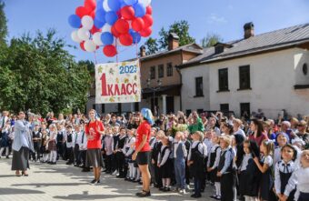 Татьяна Голикова, Игорь Руденя и Виктор Христенко в Старице поздравили будущих первоклассников с предстоящим началом учебного года