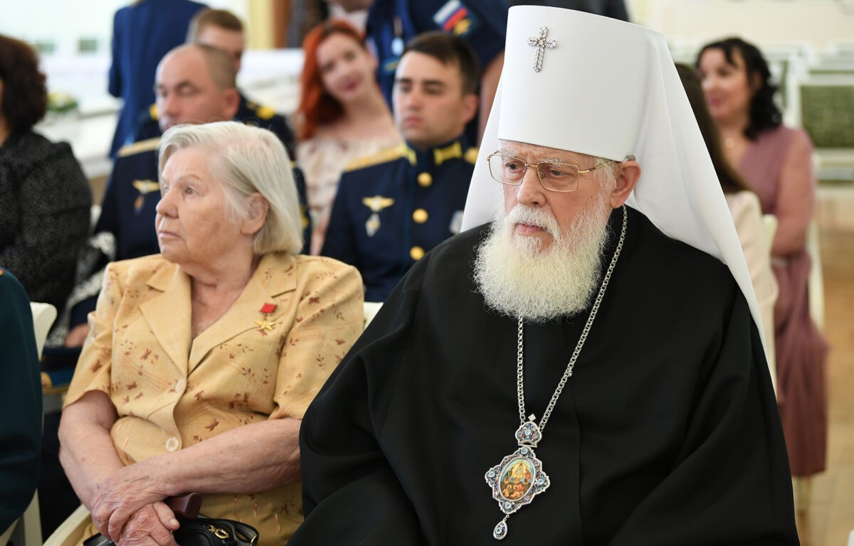 Губернатор Игорь Руденя в День государственного флага РФ вручил награды жителям Верхневолжья