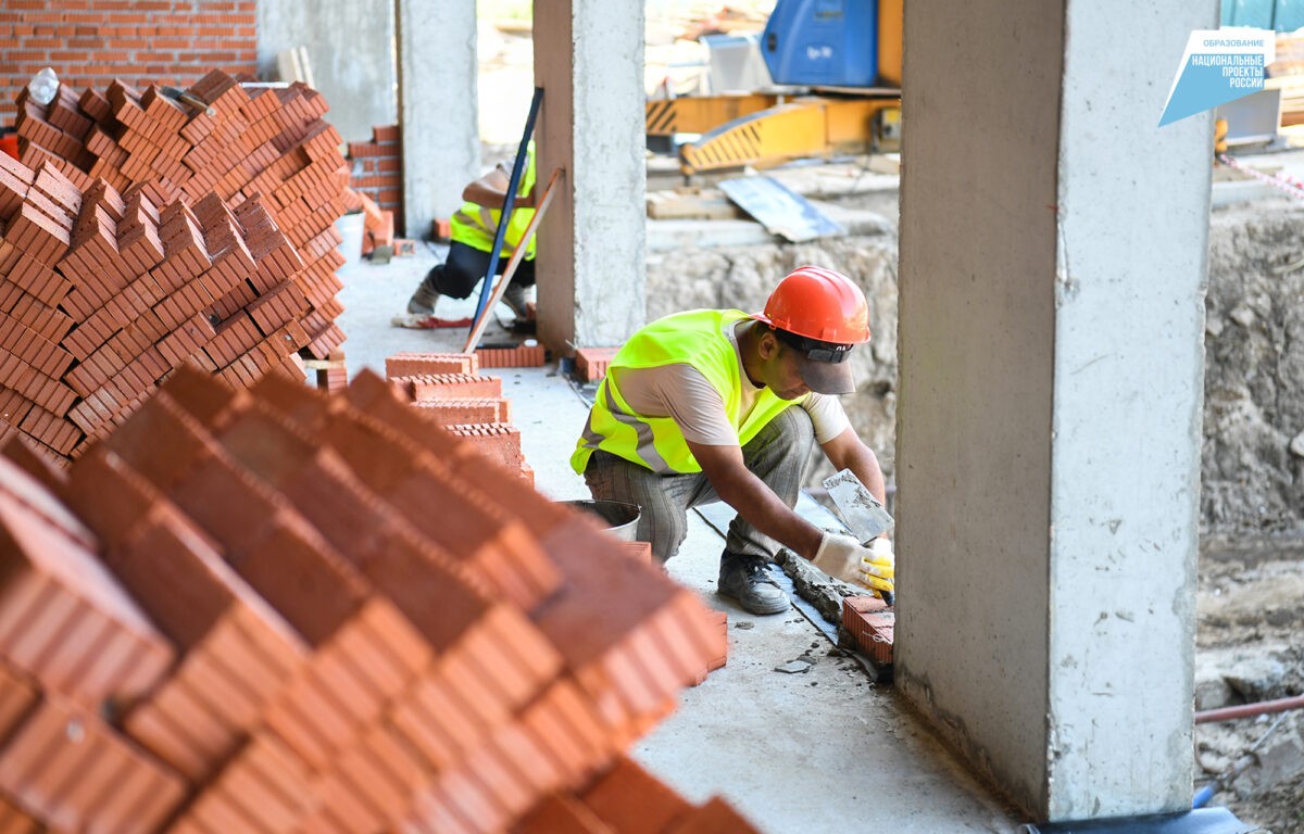 В Твери продолжается строительство школы на 1224 места  