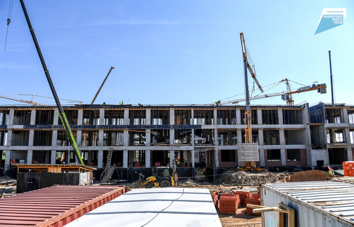 В Твери продолжается строительство школы на 1224 места  