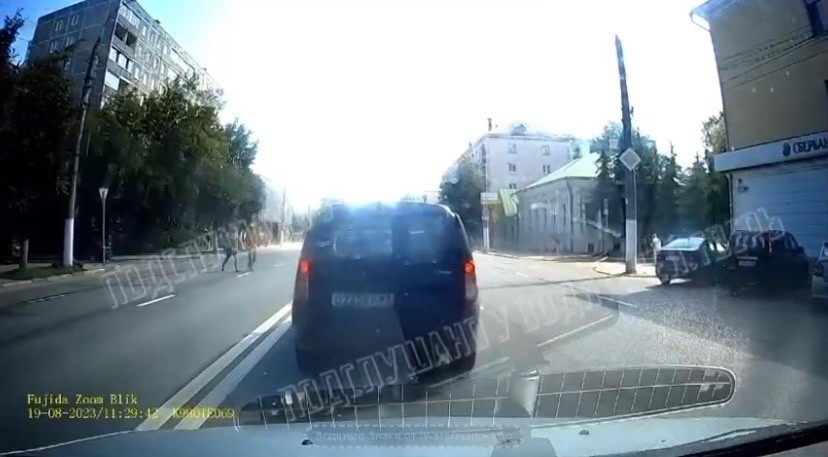 Появилось видео с пешеходом, попавшим в ДТП в Твери Появилось видео с пешеходом, попавшим в ДТП в Твери