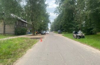 В Тверской области Mercedes выехал на "встречку" и столкнулся с большегрузом В Тверской области Mercedes выехал на "встречку" и столкнулся с большегрузом
