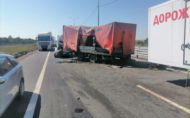 Житель Тверской области скончался на месте ДТП в Воронежской области Житель Тверской области скончался на месте ДТП в Воронежской области