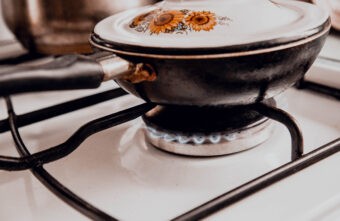 По вине управляющей компании в доме в Твери отключили газ