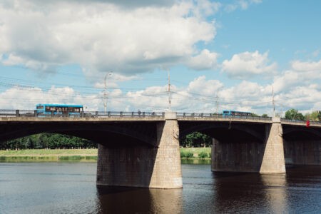 Ночью в Твери перекроют мост через Волгу Ночью в Твери перекроют мост через Волгу