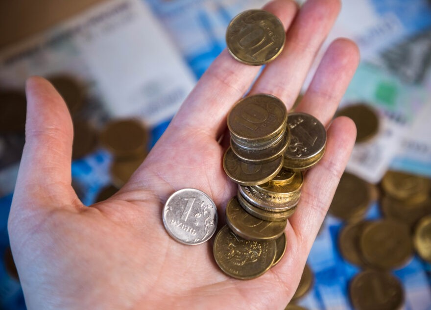 Тверитянка не могла получать пособие из-за несуществующего мужа