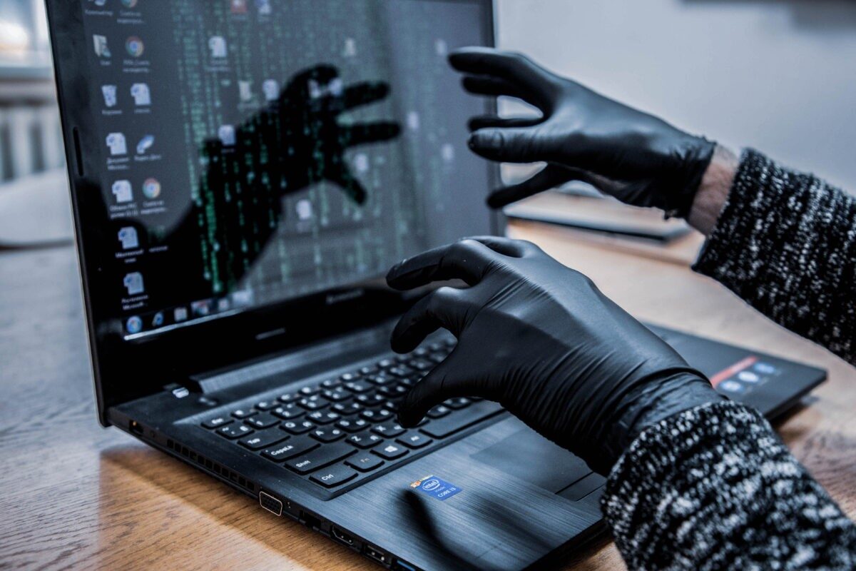 ВТБ: мошенники создают приложения для «проверки» смартфонов на уязвимость