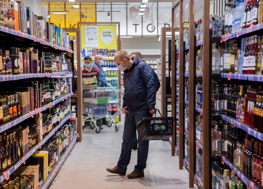 В Твери вор попытался сбежать из ТЦ с дорогим алкоголем